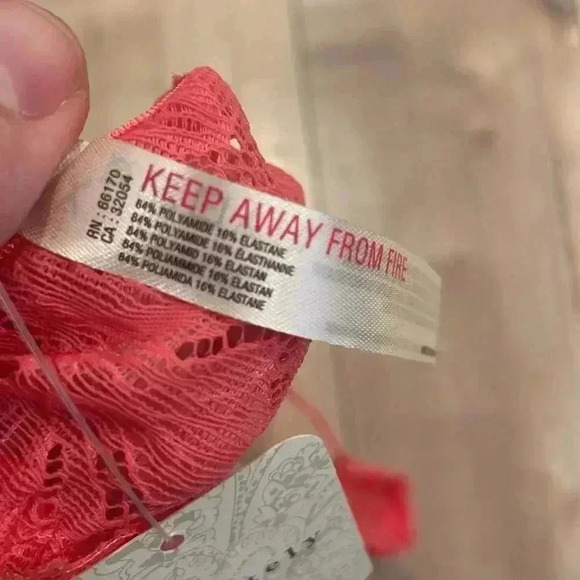 NWT Free People Everyday Lace Triangle Bra Pink Electropop Sz S - Picture 7 of 7